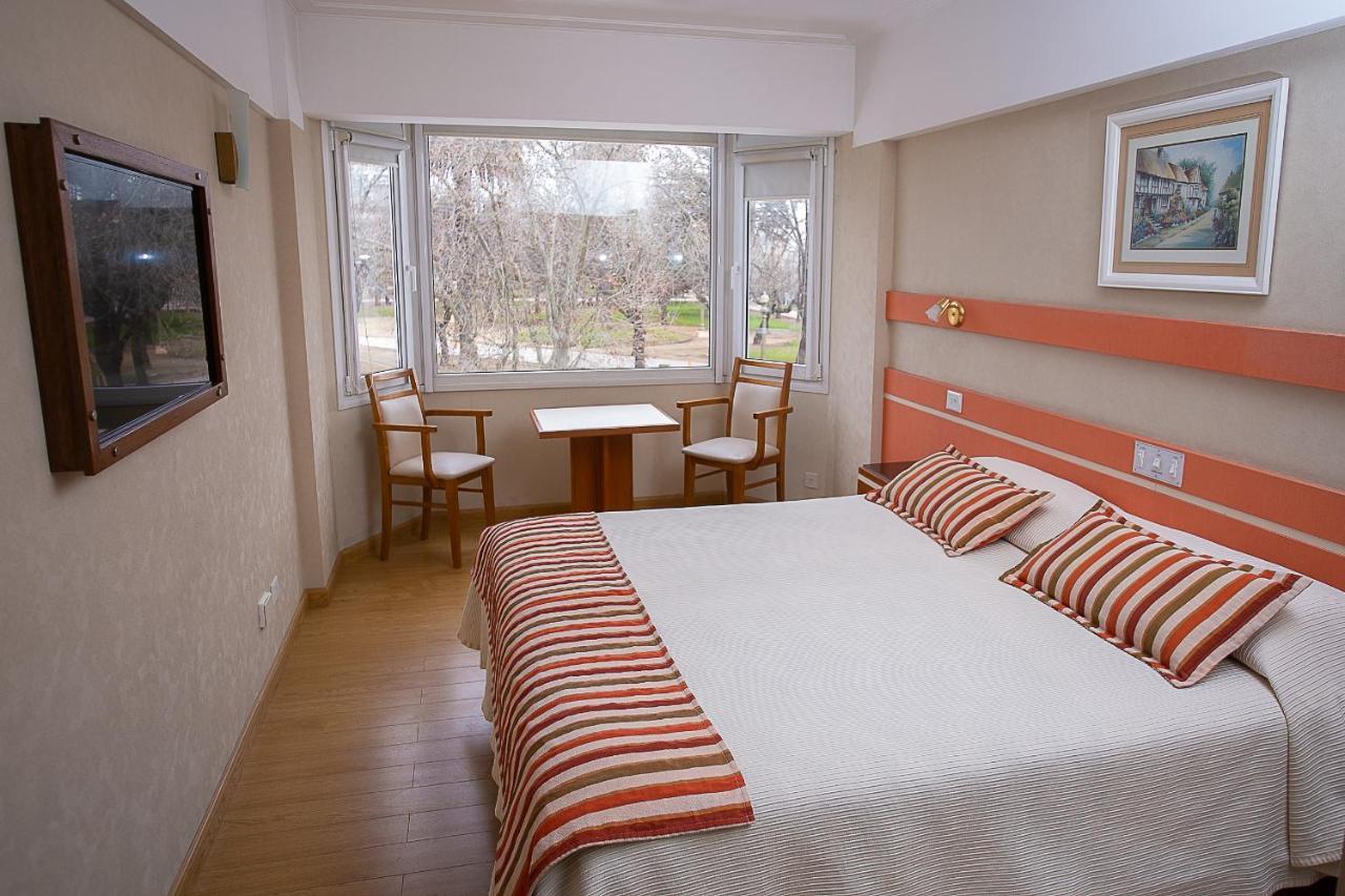 Hotel Dior Tandil Ngoại thất bức ảnh